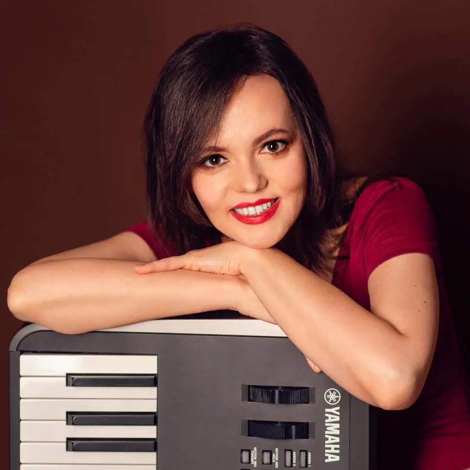Award winning Keyboardist-Composer, Yulia